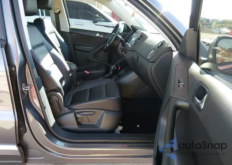 2012 Volkswagen Tiguan Se z USA, uszkodzony, nr VIN WVGBV7AX3CW003339